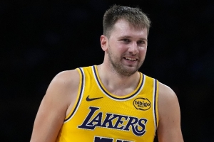 斯瑪特談小里與東契奇接連出色發(fā)揮：太猛了 我們都看入迷了