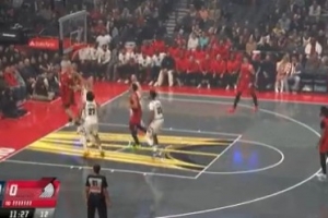 此路不通！約基奇鎮(zhèn)守內(nèi)線 大帽拒絕克林根上籃