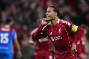 范戴克回應(yīng)魯尼批評(píng)：上賽季沒(méi)聽(tīng)他說(shuō)什么，這很正常 我沒(méi)有不滿