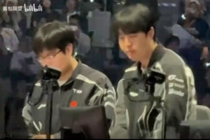 S15半決賽TES落敗現(xiàn)場(chǎng)：Hang拍了拍Kanavi的肩膀表示安慰