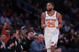 邁克-布朗：大橋?qū)π麦w系學(xué)得比其他人快 他很早就參加了訓(xùn)練營