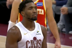 蓋棺定論？米切爾單打肯納德 急停急起隨手一拋打成2+1！