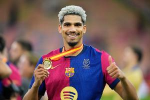 阿勞霍186次出場追平內(nèi)馬爾并列巴薩美洲球員出場數(shù)第十，梅西第1