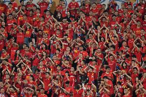 贏球即沖超！足球報(bào)：銅梁龍仍握有優(yōu)勢(shì)，末輪需要“重慶血性”