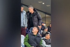 來考察誰？記者：U22國(guó)足主帥安東尼奧現(xiàn)場(chǎng)觀戰(zhàn)海牛vs三鎮(zhèn)