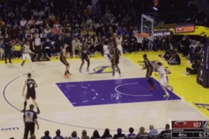 這突破不錯(cuò)！布朗尼中路強(qiáng)突吸引包夾 分球助斯瑪特飆中三分