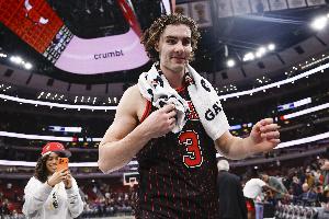 無所不能！本賽季目前僅兩人能做到場均20+8+8：吉迪、約基奇