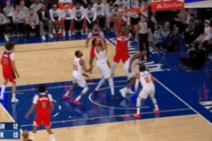 硬起來了！薩爾籃下暴起補(bǔ)扣&打唐斯2+1