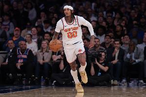 板凳匪徒！克拉克森8中5拿下15分1板2助 次節(jié)獨得10分