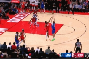 遮天蔽日！弗拉格絕境三分遭阿門迎面大帽 伊森反擊扣籃帶走比賽