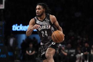 效率不高！卡梅隆-托馬斯24投10中 空砍25分&正負(fù)值-13