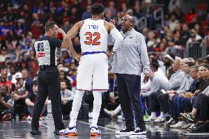 邁克-布朗：唐斯內(nèi)外線都極具統(tǒng)治力 正逐漸適應球隊新體系