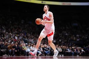 缺席了3場！猛龍迎戰(zhàn)雄鹿！珀?duì)柼貭枏?fù)出&有出場時(shí)間限制