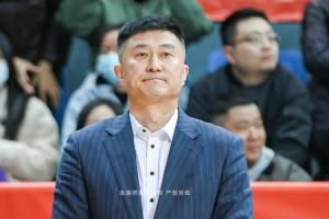 杜鋒：現(xiàn)場(chǎng)座位基本都坐滿 歡迎球迷來(lái)東莞感受不一樣的籃球氛圍