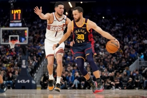 解說：穆迪本季獲得進(jìn)化 庫里末節(jié)起伏讓人感慨 布克依舊扛起球隊(duì)