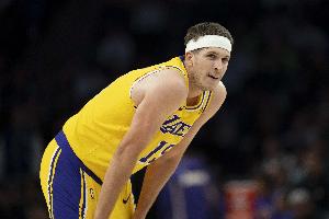 明日湖人戰(zhàn)馬刺！海斯大概率出戰(zhàn)里夫斯出戰(zhàn)成疑 詹姆斯等4人缺陣