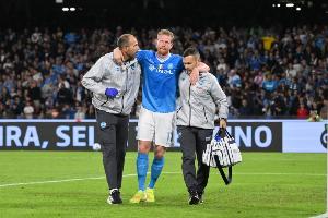 德布勞內(nèi)、迪巴拉罰點(diǎn)后受傷，專(zhuān)家：等待時(shí)間過(guò)長(zhǎng)導(dǎo)致肌肉發(fā)緊