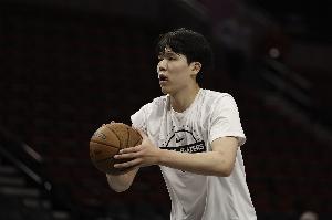 媒體人：資訊發(fā)達(dá)的今天 瀚森面對的困難比姚明大郅時(shí)代要大得多