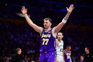 沖上西部第2！年薪5263萬(wàn)的老詹還未復(fù)出 這支湖人是如何做到的？