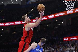 申京生涯至少2500分1000助攻&歷史第三年輕 僅次于詹姆斯字母哥