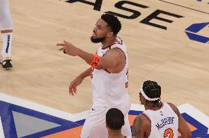 輕松拿個兩雙！唐斯11分5&罰球4中4拿到15分10板4助2帽