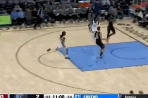 攻防建功！奧科吉積極防守完成搶斷 隨后順勢(shì)反擊打中