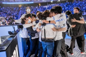 LOL最強(qiáng)時(shí)一上！那年今日DRX以3-2擊敗T1奪得2022年S賽冠軍