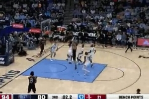 啥動(dòng)作??！莫蘭特補(bǔ)防直接起跳撲下申京上籃