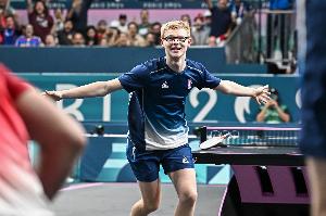 小勒布倫讓2追3逆轉(zhuǎn)吳晙誠，因下輪對手退賽直接晉級法蘭克福8強