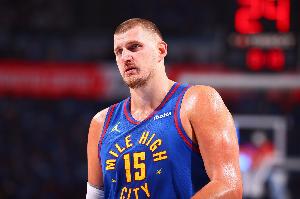 斯波談約基奇：他掌控著比賽的每個(gè)環(huán)節(jié) 贏下了所有這些較量