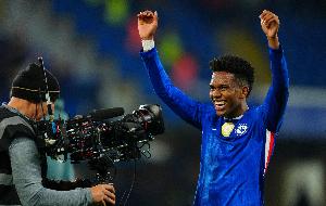 郵報：埃斯特旺已經(jīng)搬離酒店，和家人一起搬進(jìn)住宅居住