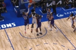 給我進去！康寧漢姆拋投不中 奧薩爾飛身完成單手補扣