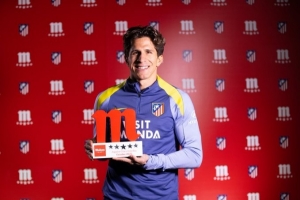 4場1球1助，小西蒙尼領取馬競10月最佳球員獎項