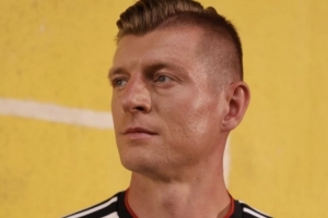 完美側(cè)顏！阿寬為德國世界杯戰(zhàn)袍宣傳：別擔(dān)心我不會再穿它了