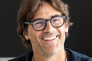 佩杜拉：瓦諾利已抵達佛羅倫薩訓(xùn)練基地，今天簽約0.5+1年