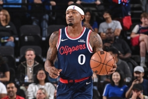 媒體人：比爾的下墜讓船迷心碎 期待的老將經(jīng)驗變成了力不從心