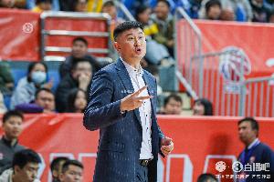 媒體人：廣東全隊(duì)配合還不夠熟稔 球員們熱衷單打 但有輪換優(yōu)勢(shì)