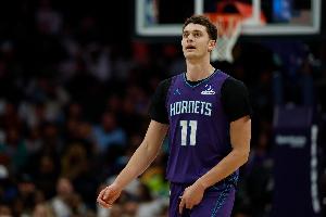 很好的即戰(zhàn)力！34號秀卡爾克布倫納7中5拿到10分5板4帽