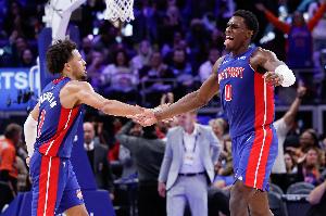 不懼包夾！康寧漢姆高拋助飛杜倫空接暴扣