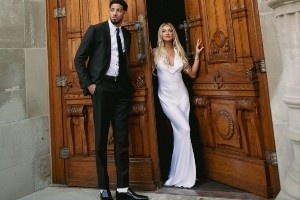 婚禮倒計(jì)時(shí)？哈利伯頓與女友社媒曬出結(jié)婚照 大家紛紛送上祝賀