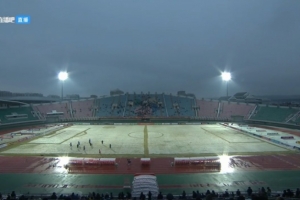 冰天雪地！延邊龍鼎主場積雪嚴(yán)重，草坪都被染成了白色