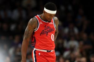 比爾：太陽兩任教練都希望我去擋拆搶板 我在那投14次啥時(shí)候了？