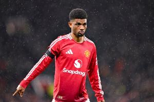 阿瑪?shù)伦陨腺惣驹谟⒊统?次助攻，曼聯(lián)隊(duì)內(nèi)僅次于B費(fèi)