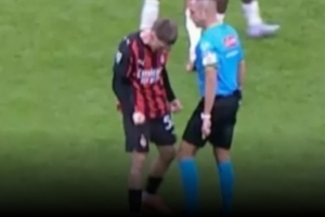 米體：戰(zhàn)羅馬，主裁判吉達疑似對薩56“犯規(guī)”但并未受到停賽處罰