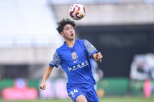 劉誠宇：和新疆隊(duì)對抗蠻吃力 更多中超出場帶來自信心的提升