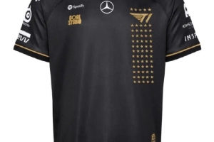 NAVI整活T1隊服并配文：五十年后T1的隊服