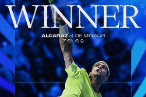 阿爾卡拉斯2-0擊敗德米納爾，取得ATP總決賽小組賽開門紅