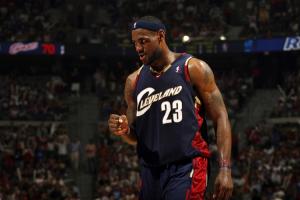 名記：我知道騎士正在打聽讓詹姆斯回去退役巡演 勇士也在詢問