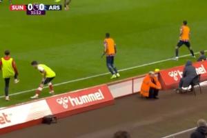 廣告牌前移應(yīng)對槍手定位球！桑德蘭主帥：是的，我們想以細(xì)節(jié)求勝