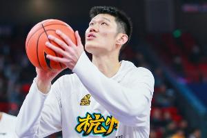 依舊穩(wěn)定！胡金秋14中10&罰球4中4拿到24分 另有4板1助1帽